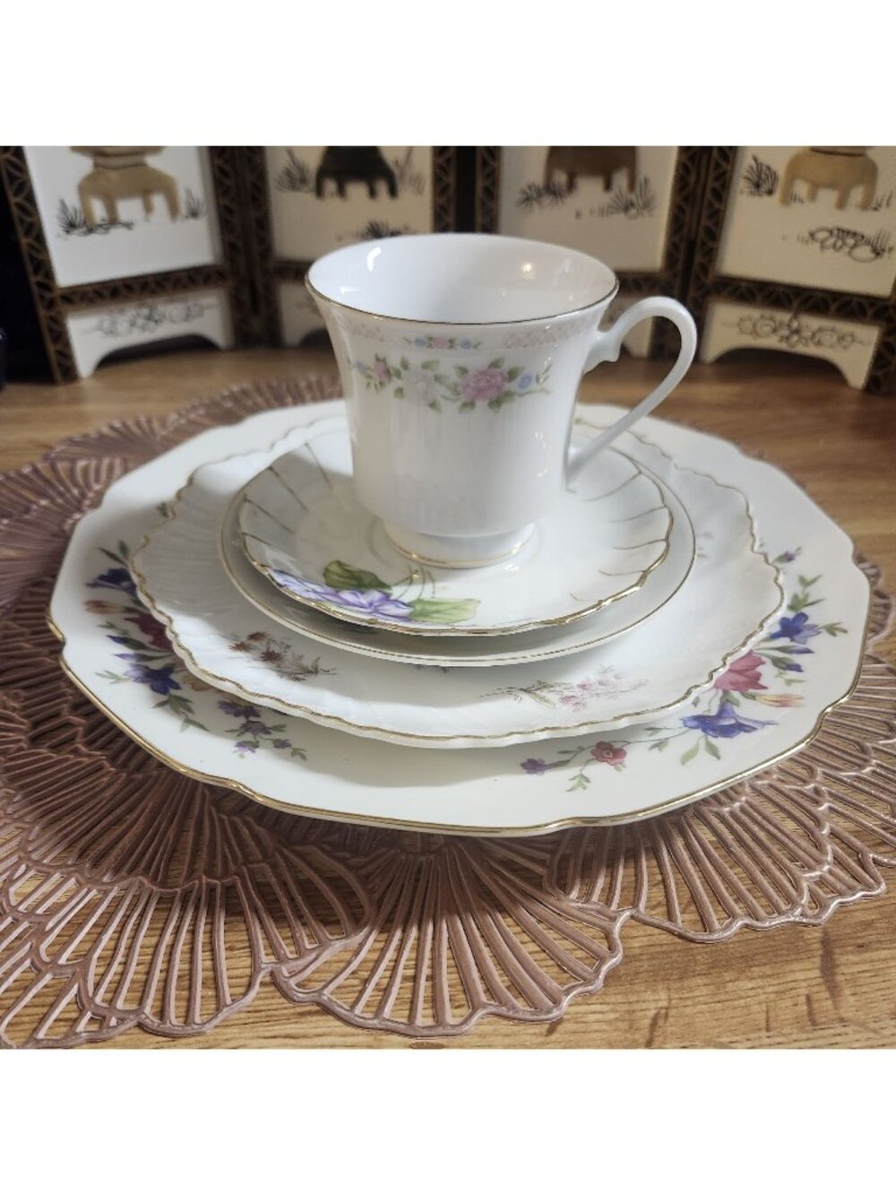 Mismatched 5 Piece Place Setting ~ Dinner, Salad, Dessert Plates, Tea Cup, Sauce